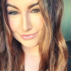 Meet your Posher, Leah